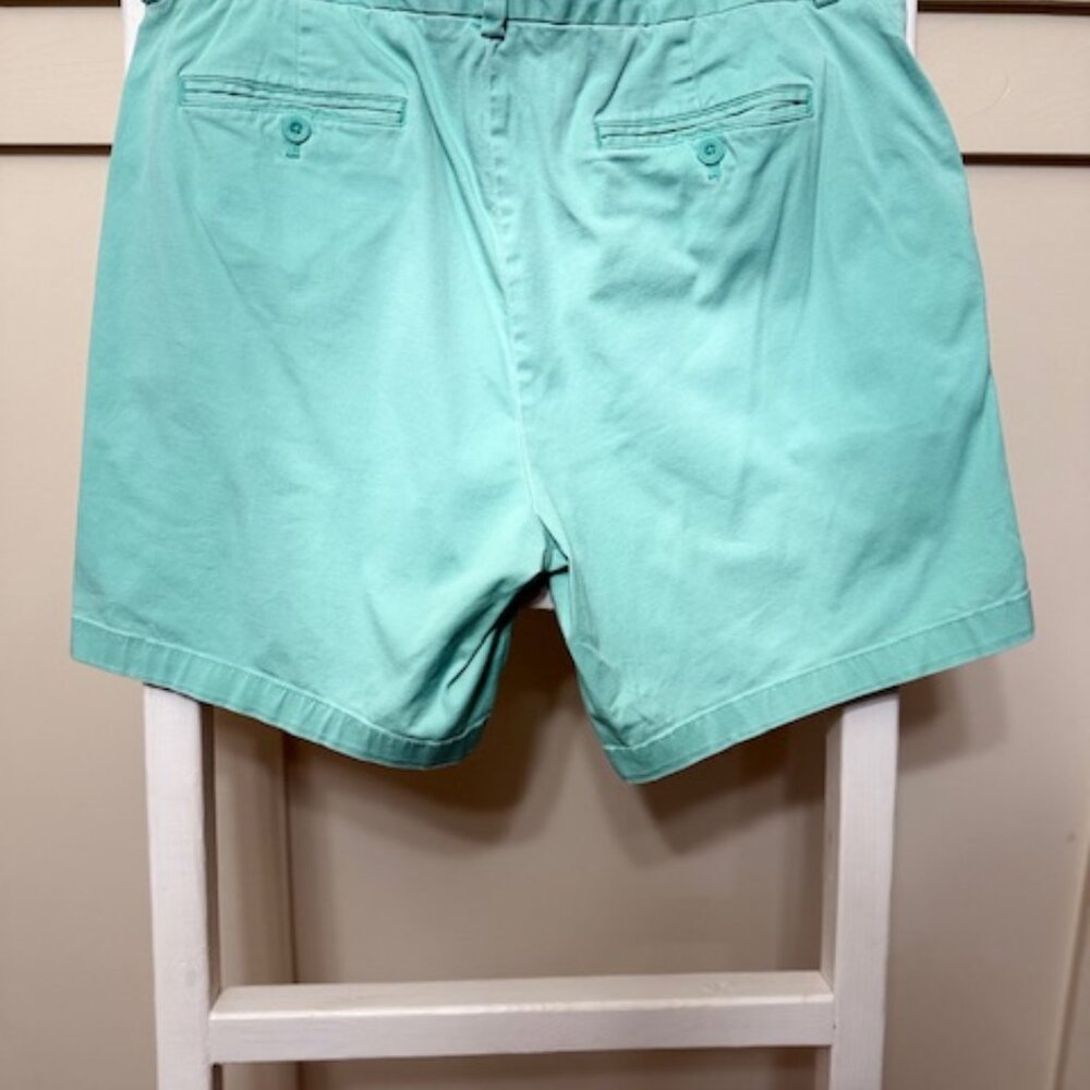 Vineyard Vines Men's size 36 Shorts
